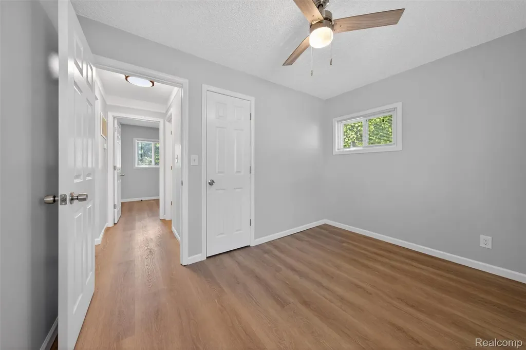 26692 Lorenz Street Madison Heights City MI 48071