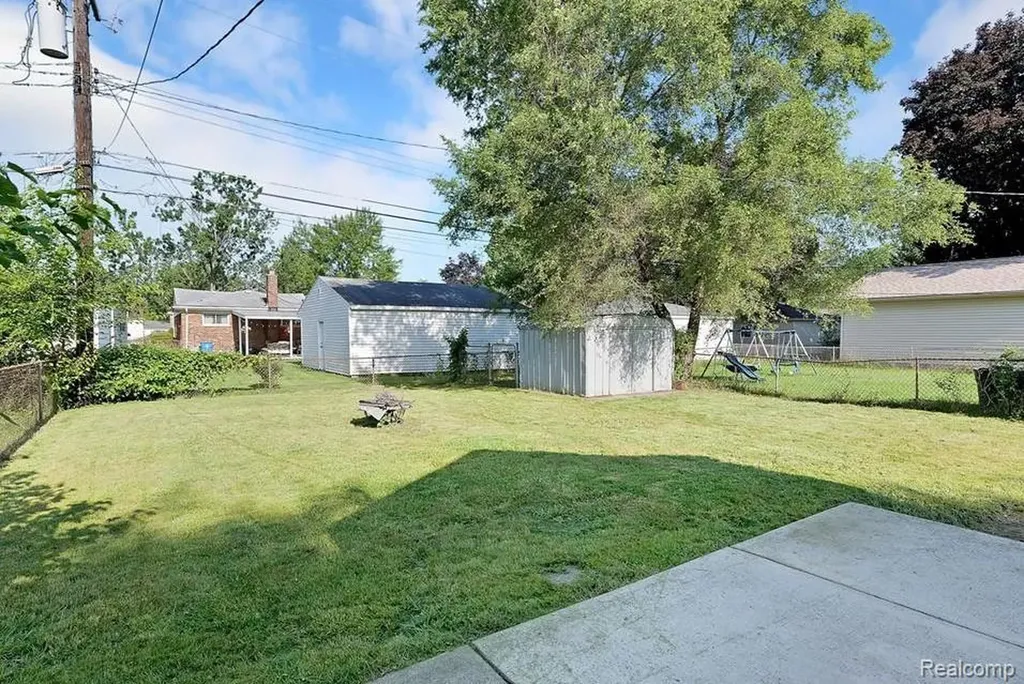 6431 Centralia Street Dearborn Heights City MI 48127