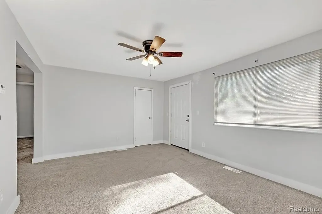 6431 Centralia Street Dearborn Heights City MI 48127