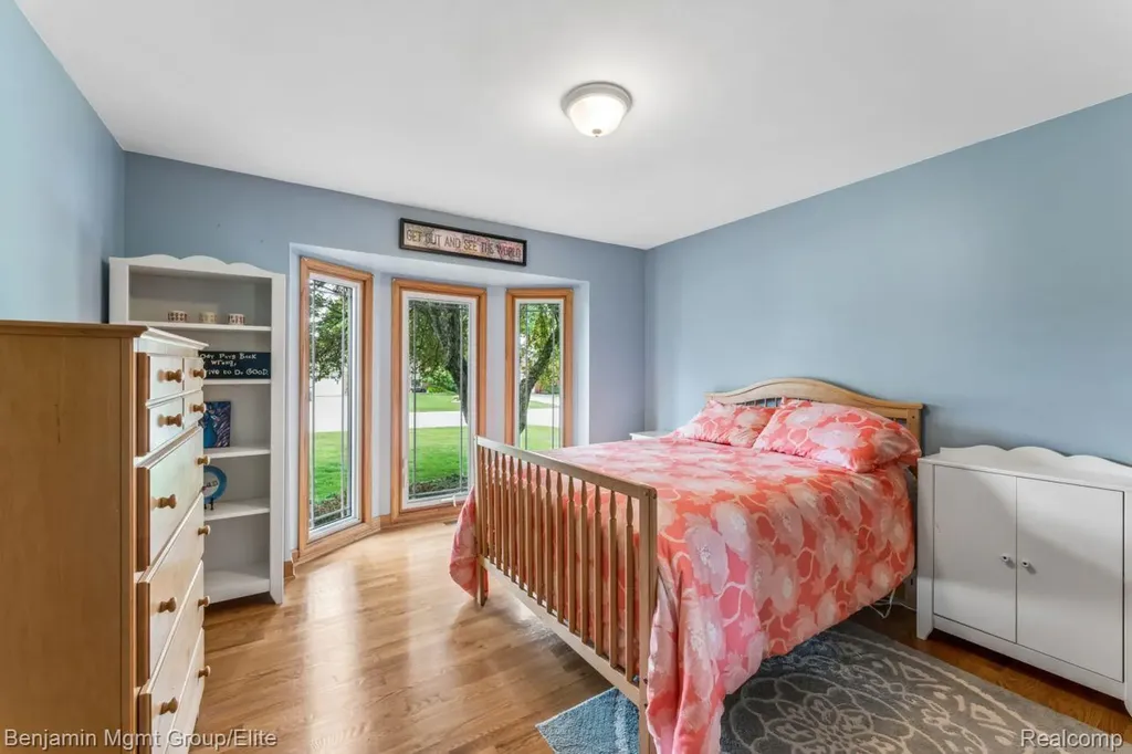 2072 Cumberland Road Rochester Hills City MI 48307
