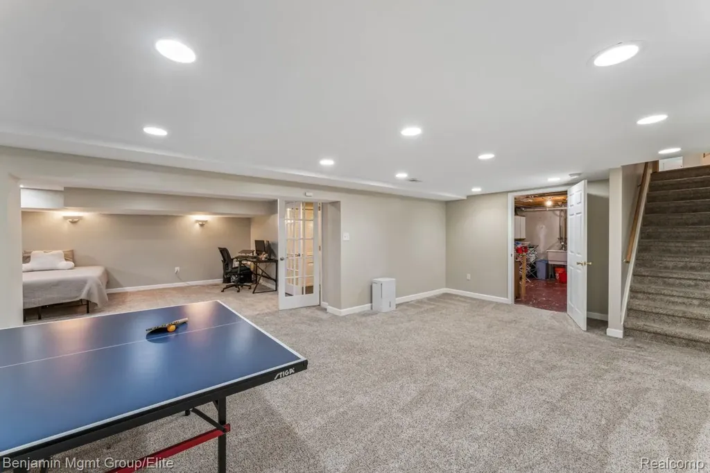2072 Cumberland Road Rochester Hills City MI 48307