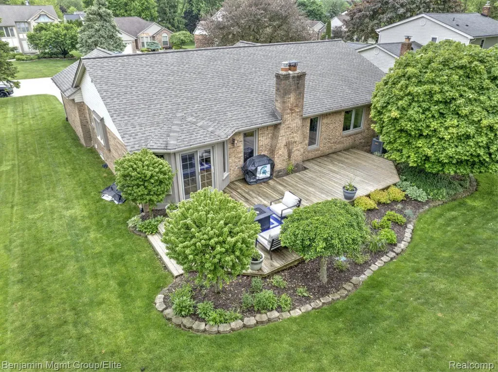 2072 Cumberland Road Rochester Hills City MI 48307