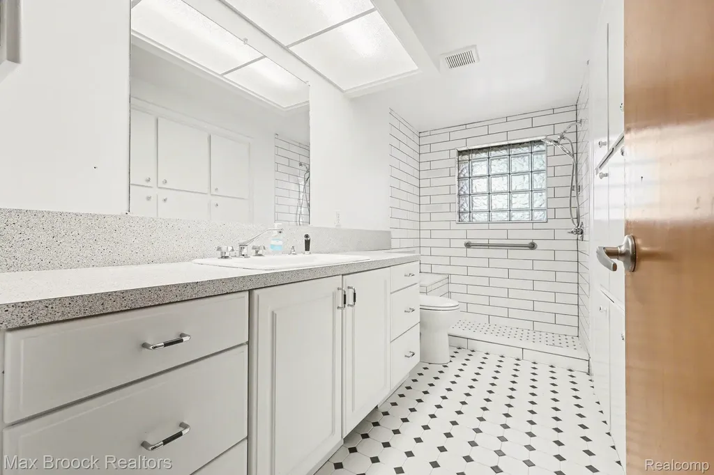5030 Stellar Road Shelby Charter Township MI 48316