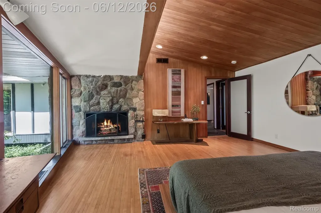 3954 N Ellamae Road Oakland Charter Township MI 48363