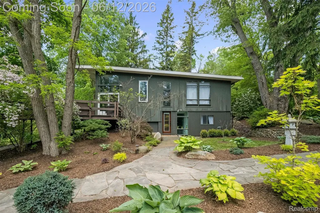 3954 N Ellamae Road Oakland Charter Township MI 48363