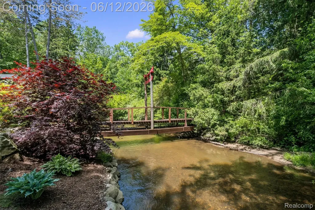 3954 N Ellamae Road Oakland Charter Township MI 48363