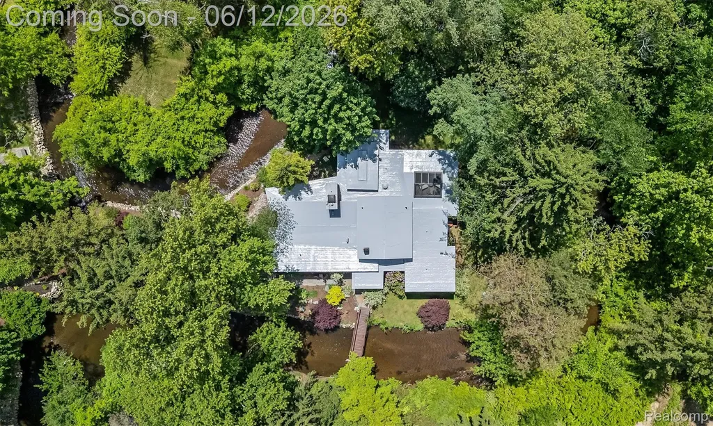 3954 N Ellamae Road Oakland Charter Township MI 48363