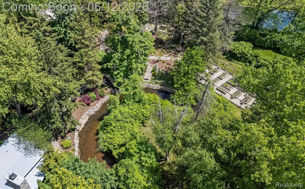 3954 N Ellamae Road Oakland Charter Township MI 48363
