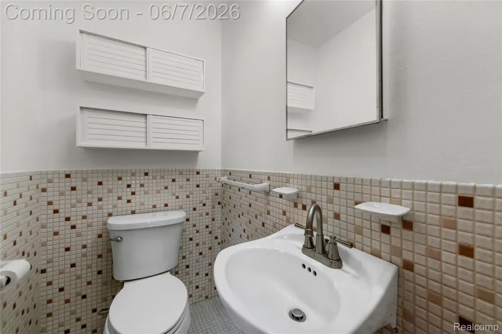 28031 Lorraine Avenue Warren City MI 48093