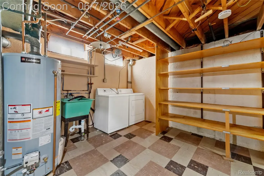 28031 Lorraine Avenue Warren City MI 48093