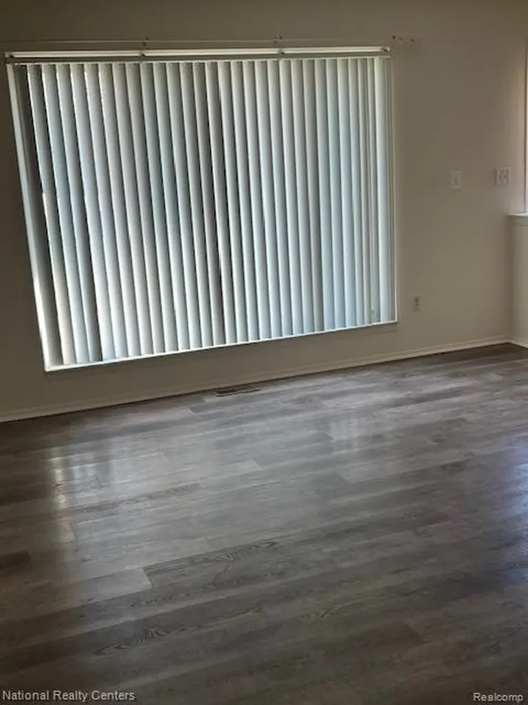 37543 Colonial Drive Westland City MI 48185