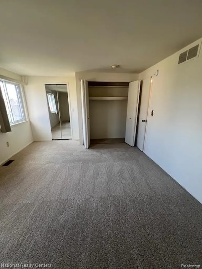 37543 Colonial Drive Westland City MI 48185