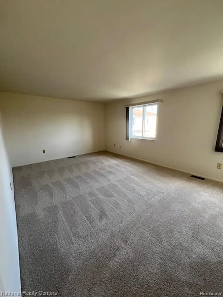 37543 Colonial Drive Westland City MI 48185