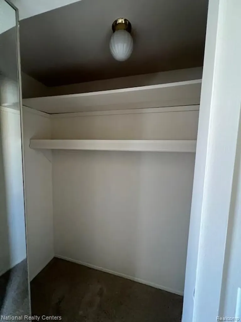 37543 Colonial Drive Westland City MI 48185