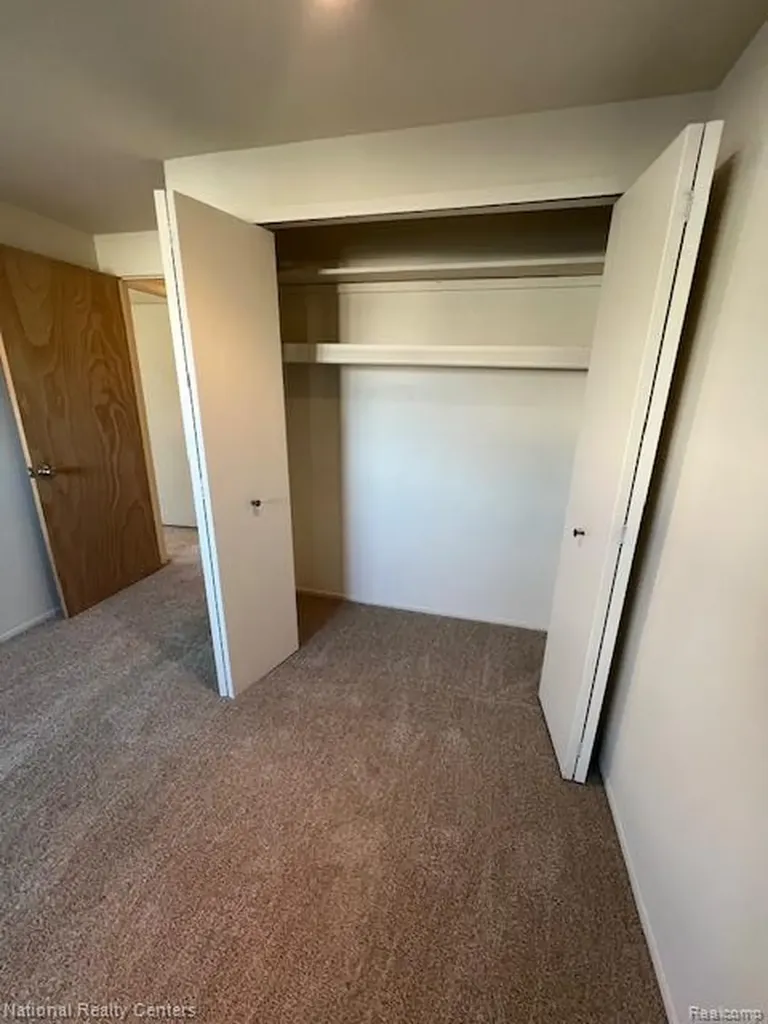 37543 Colonial Drive Westland City MI 48185