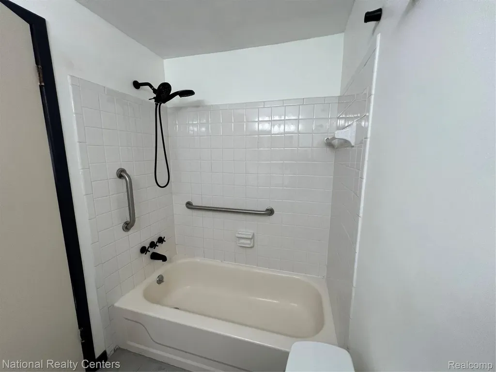 37543 Colonial Drive Westland City MI 48185