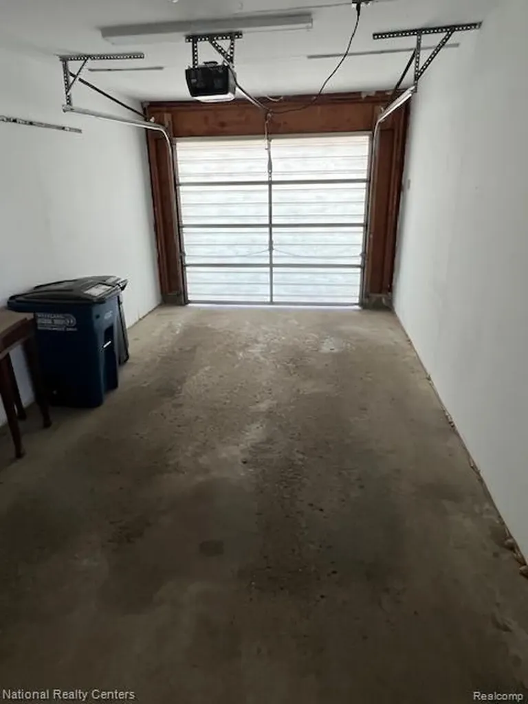 37543 Colonial Drive Westland City MI 48185