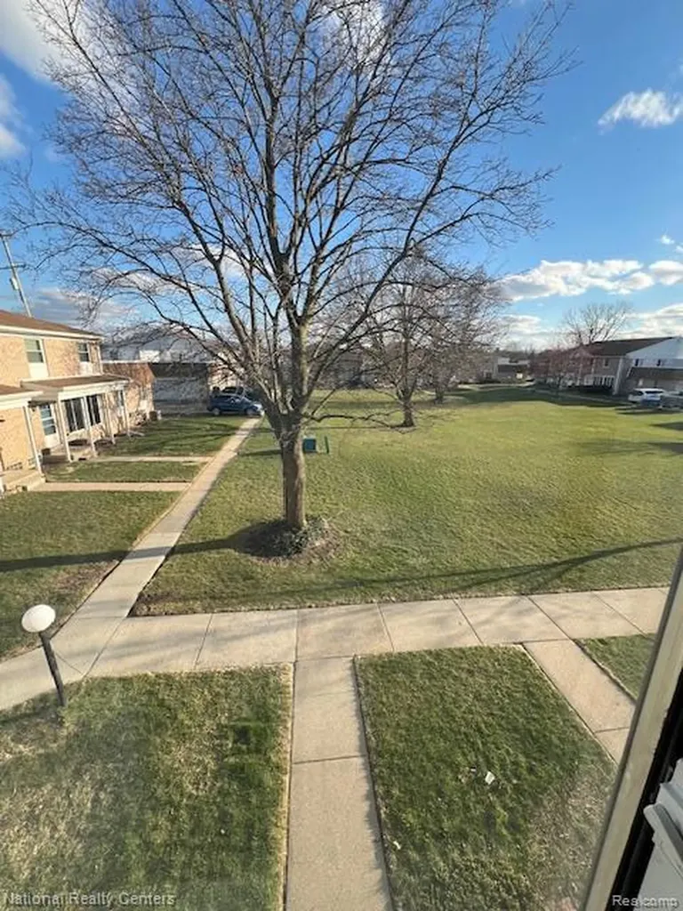 37543 Colonial Drive Westland City MI 48185