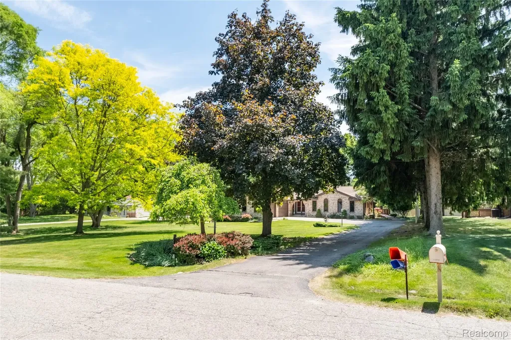 11050 Wealthy Lane Bruce Township MI 48065