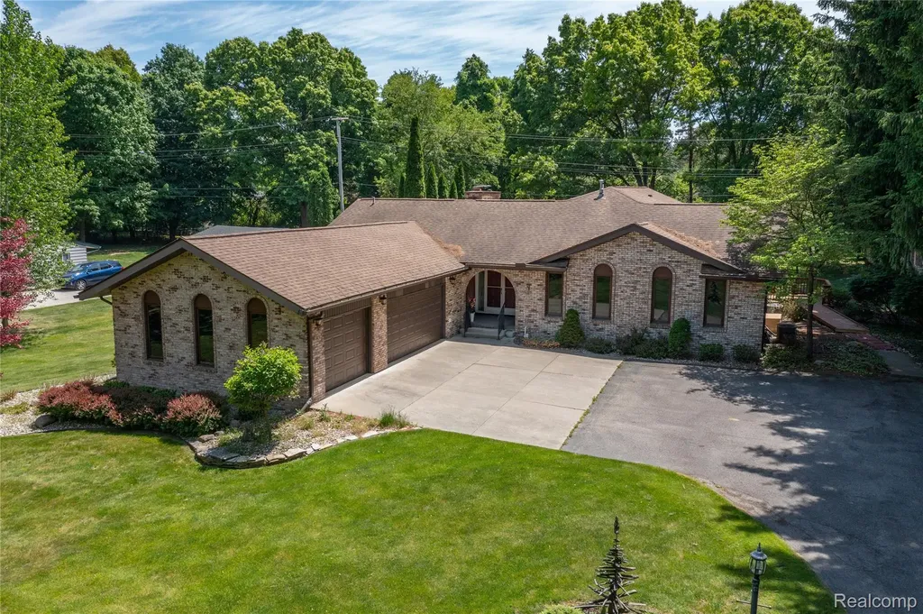11050 Wealthy Lane Bruce Township MI 48065