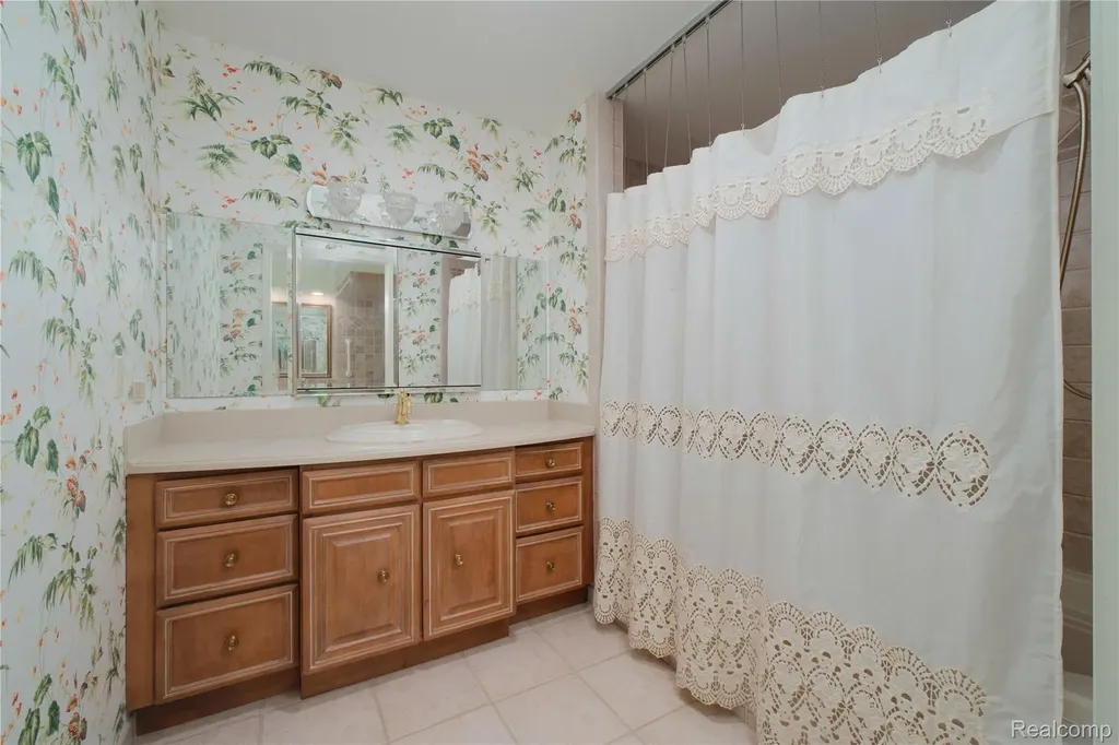 11050 Wealthy Lane Bruce Township MI 48065