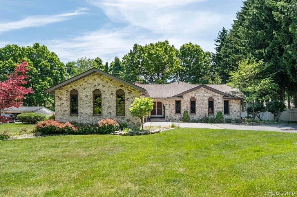11050 Wealthy Lane Bruce Township MI 48065