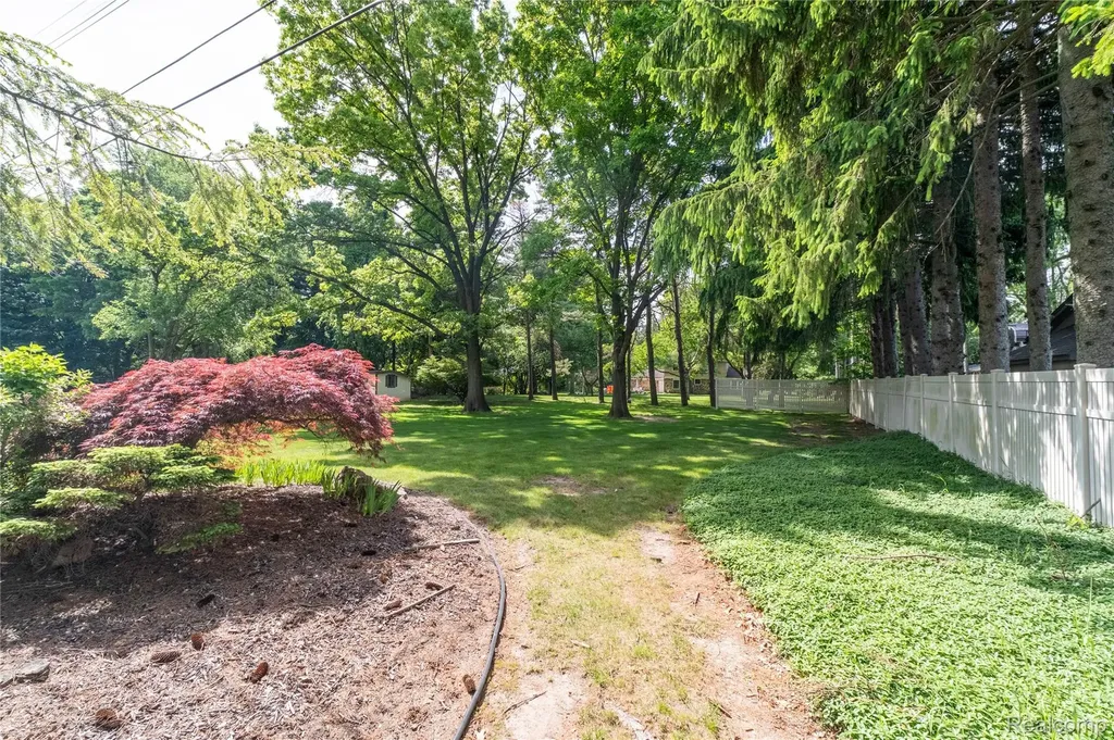 11050 Wealthy Lane Bruce Township MI 48065
