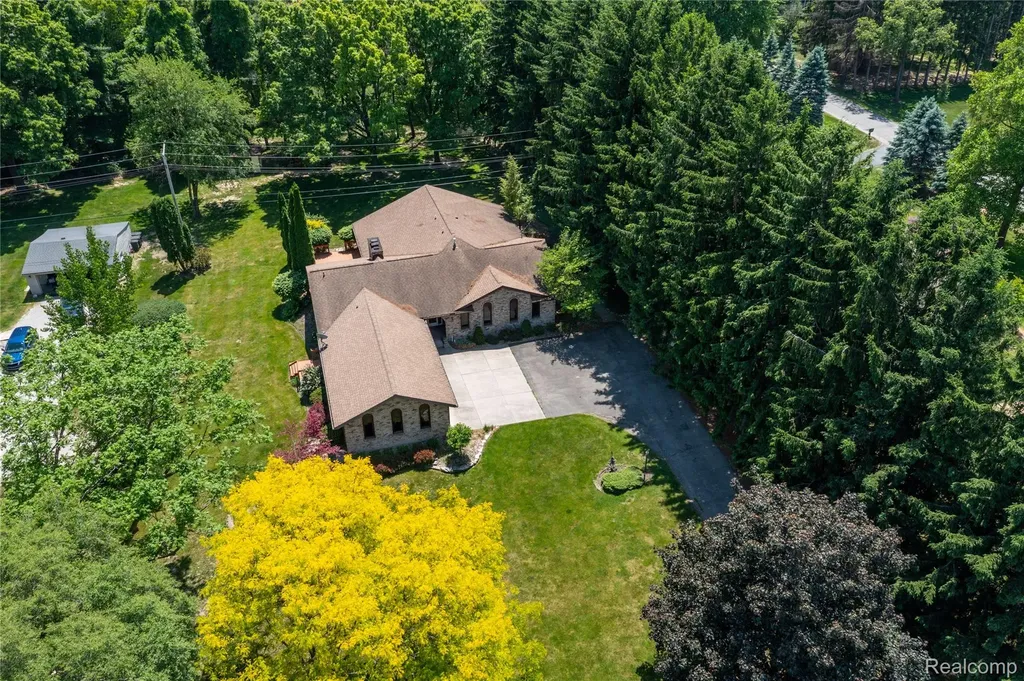 11050 Wealthy Lane Bruce Township MI 48065