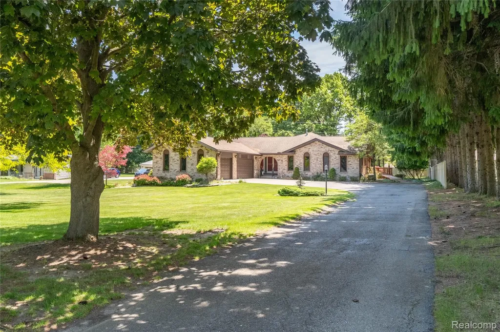 11050 Wealthy Lane Bruce Township MI 48065