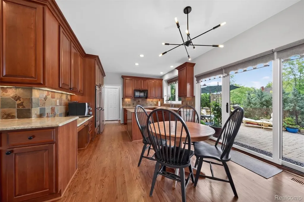 41621 Hempshire Street Novi City MI 48375