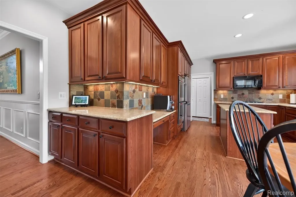 41621 Hempshire Street Novi City MI 48375