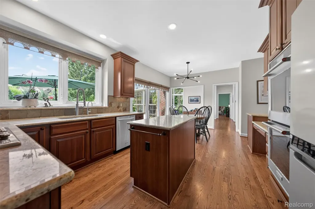 41621 Hempshire Street Novi City MI 48375