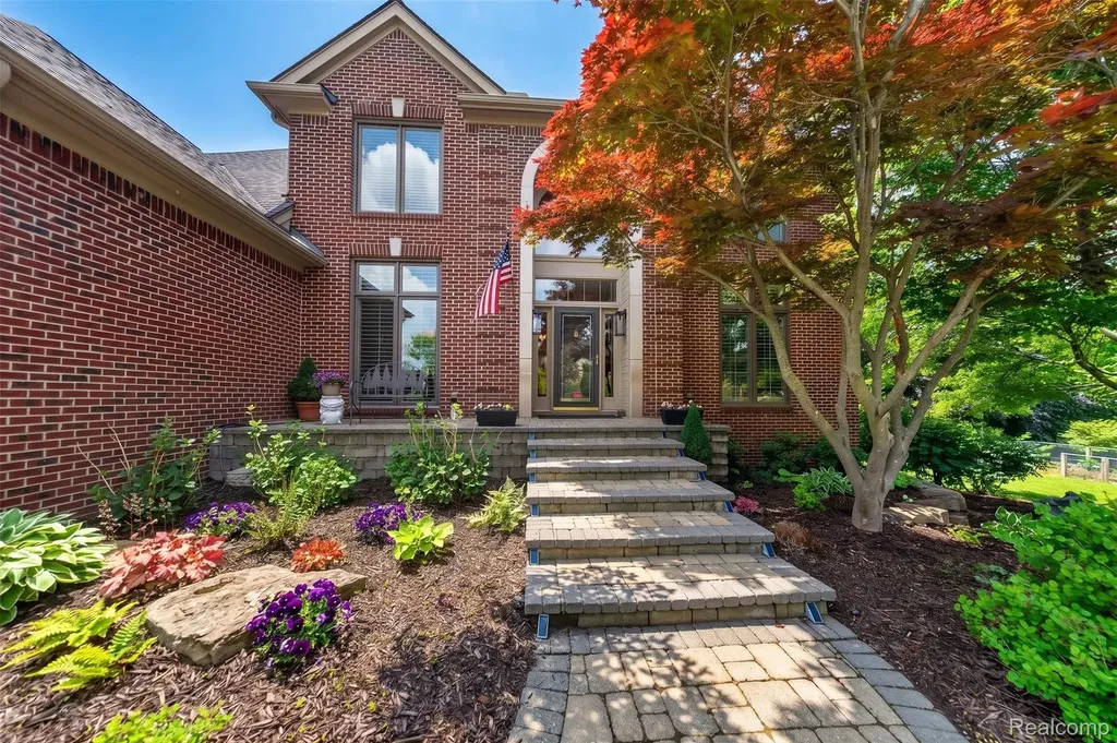 41621 Hempshire Street Novi City MI 48375