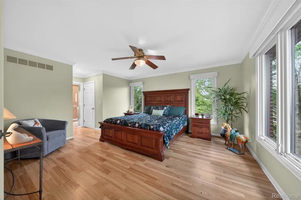 41621 Hempshire Street Novi City MI 48375