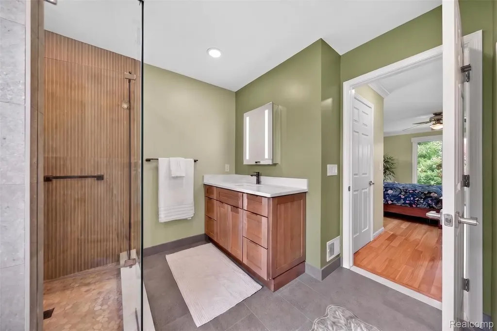 41621 Hempshire Street Novi City MI 48375