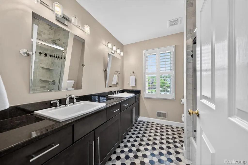 41621 Hempshire Street Novi City MI 48375
