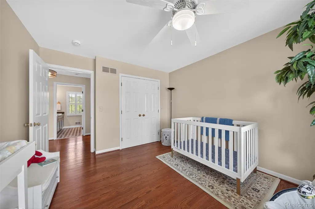 41621 Hempshire Street Novi City MI 48375