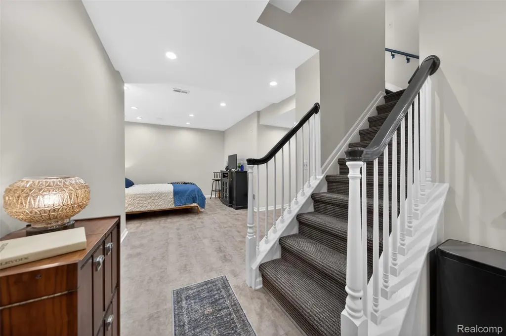 41621 Hempshire Street Novi City MI 48375