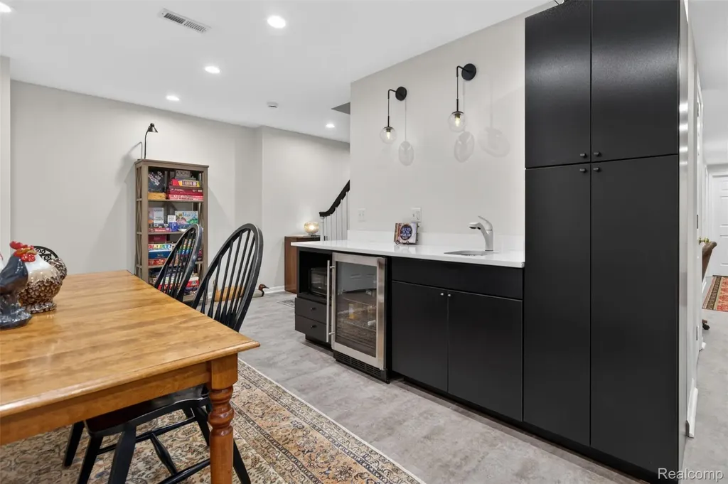 41621 Hempshire Street Novi City MI 48375