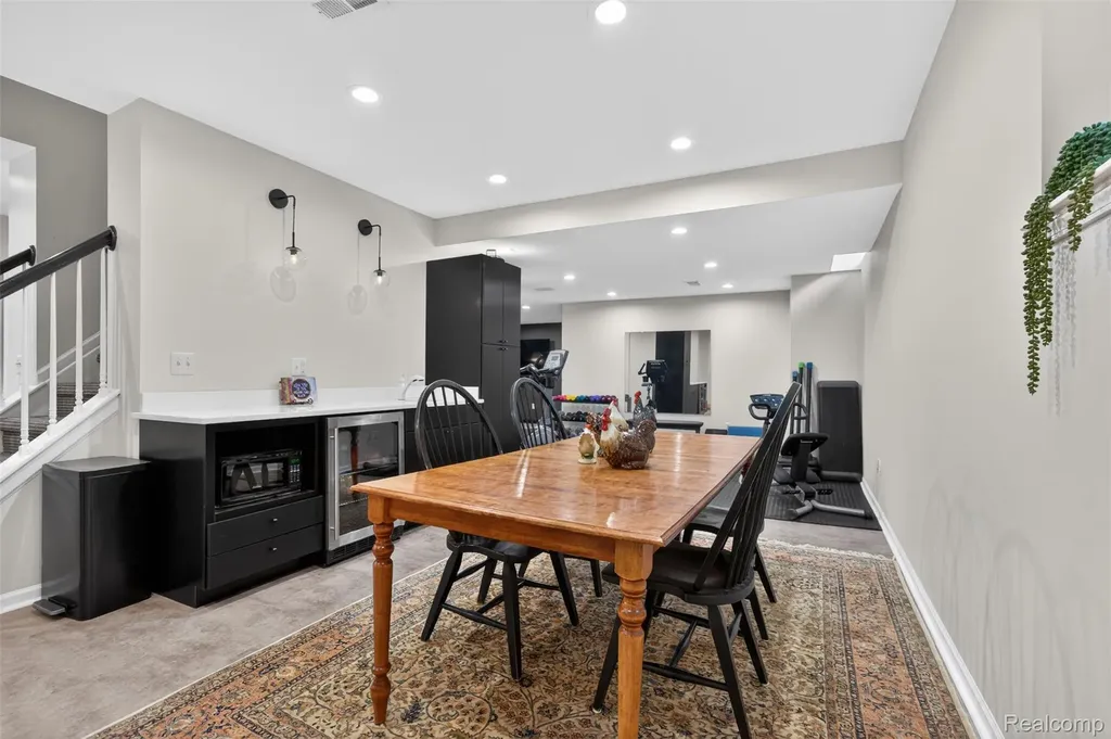 41621 Hempshire Street Novi City MI 48375
