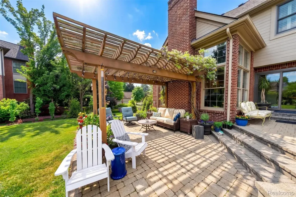 41621 Hempshire Street Novi City MI 48375