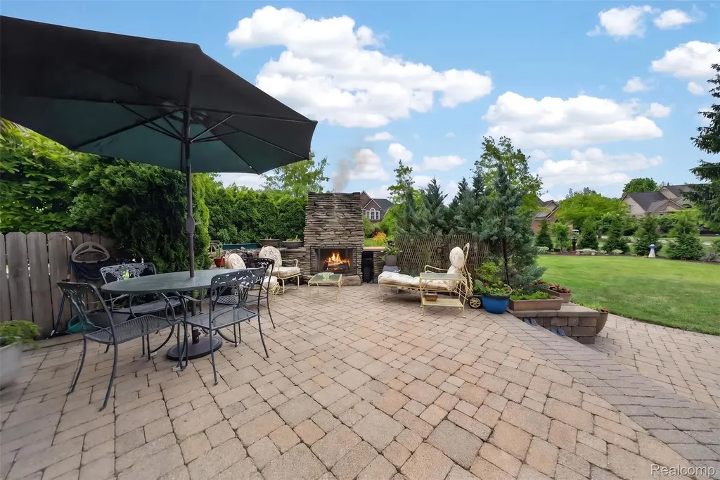 41621 Hempshire Street Novi City MI 48375