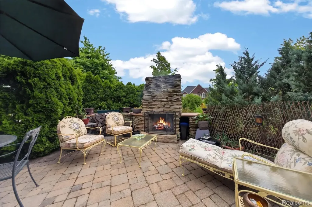 41621 Hempshire Street Novi City MI 48375