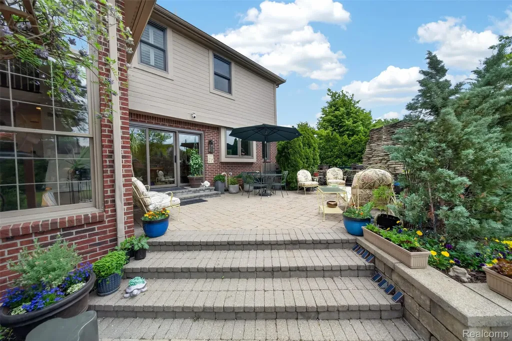 41621 Hempshire Street Novi City MI 48375