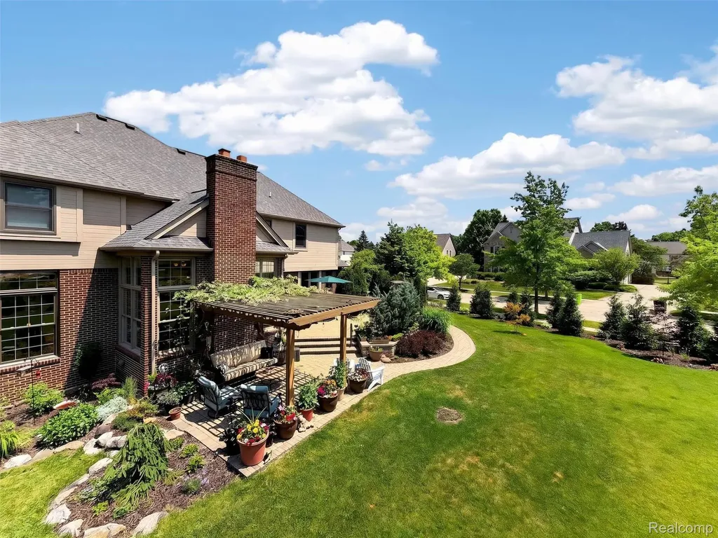 41621 Hempshire Street Novi City MI 48375