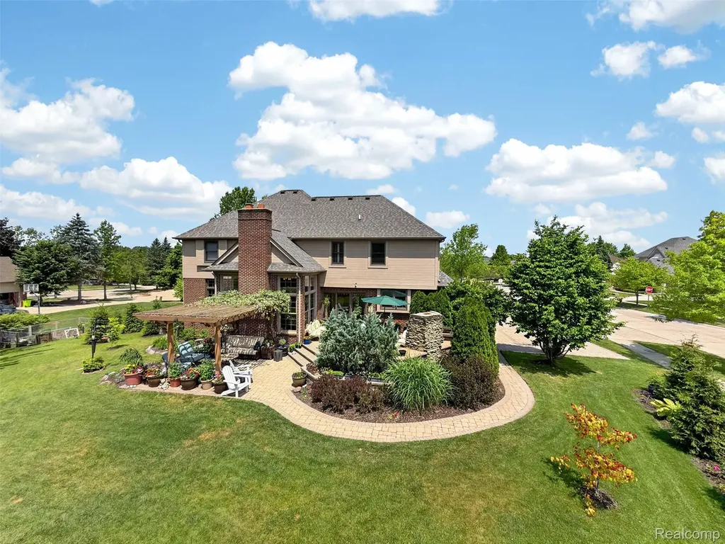 41621 Hempshire Street Novi City MI 48375