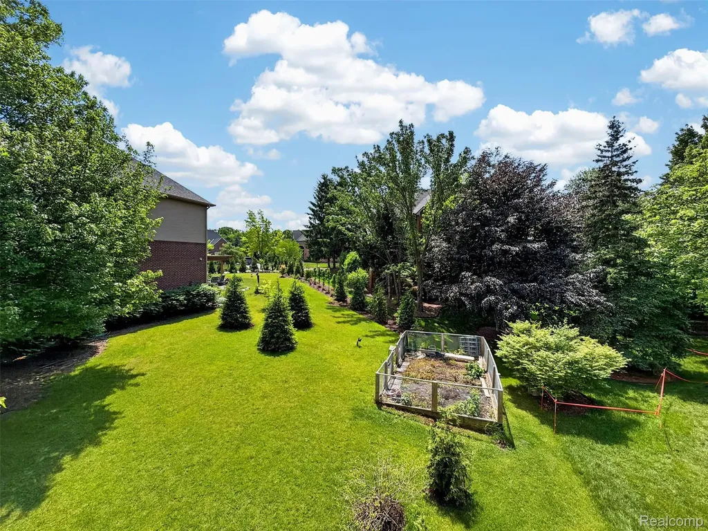 41621 Hempshire Street Novi City MI 48375