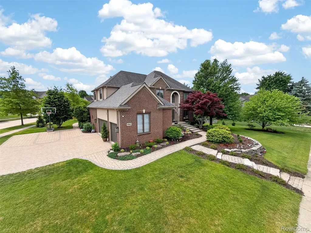41621 Hempshire Street Novi City MI 48375