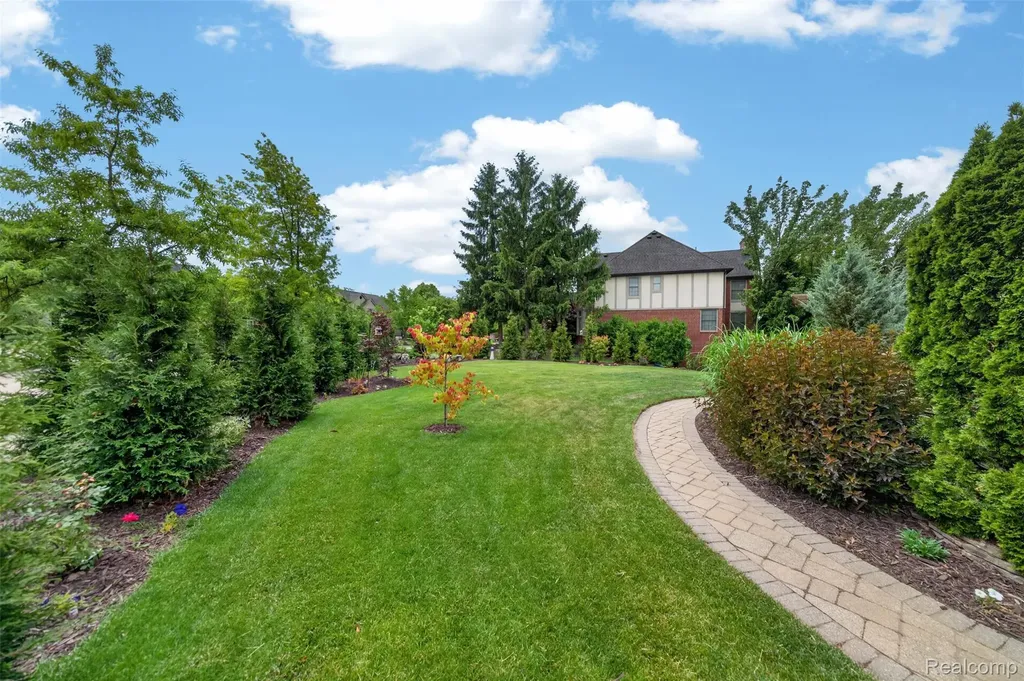 41621 Hempshire Street Novi City MI 48375