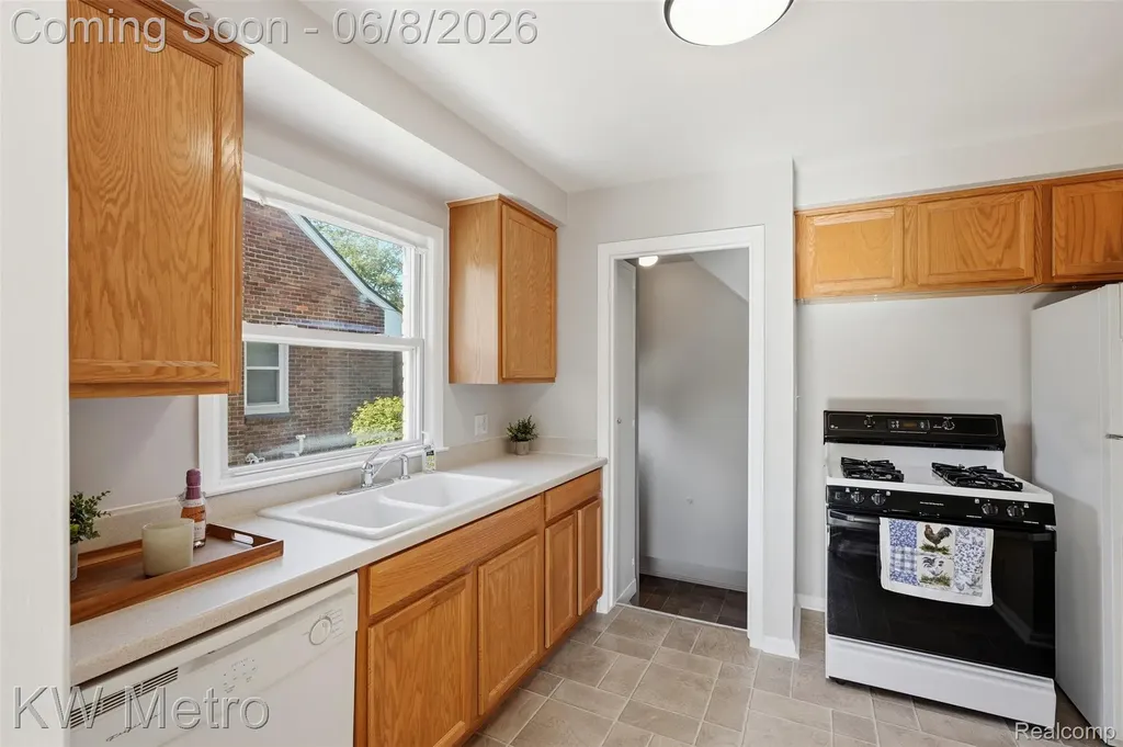 3525 Westwood Street Dearborn City MI 48124